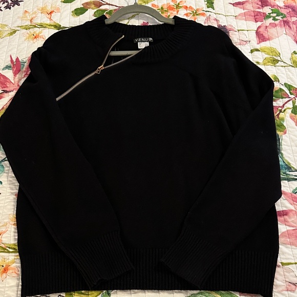 NWOT VENUS Black Sweater - Picture 1 of 3